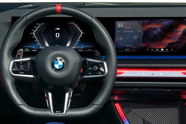 BMW відкликає кросовери X3 через кермо, яке повертається самостійно