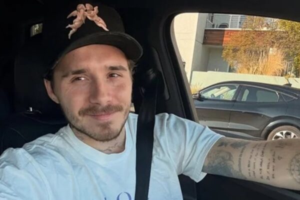 Бруклін Бекхем попросив батьків спілкуватися з ним лише через адвокатів