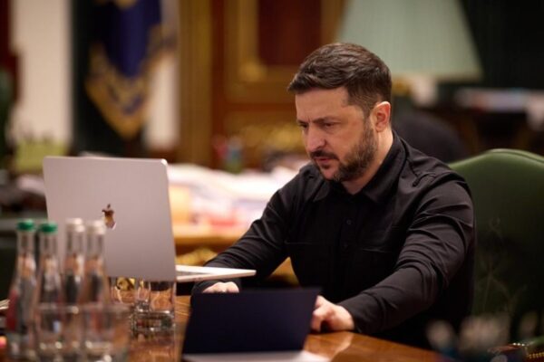 Росія заслужила на удари і тиск - Зеленський