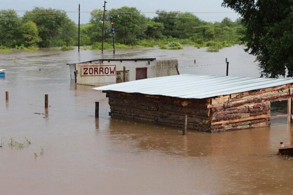 На півдні Африки понад 200 загиблих через повінь