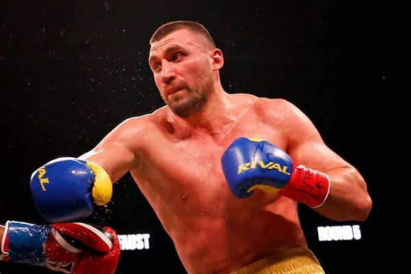 Перший випад Вихриста на рингу приніс йому перемогу над македонцем