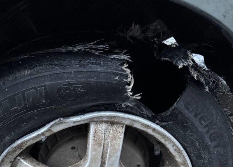 У Херсоні на міні підірвався автомобіль з родиною