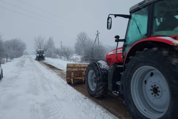 Новини 8 січня: знеструмлений південь, хуртовина на дорогах
