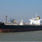 Іспанія врятувала санкційний танкер "тіньового флоту" РФ – і не затримала його