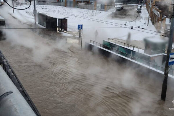 У Києві прорвало тепломережу
