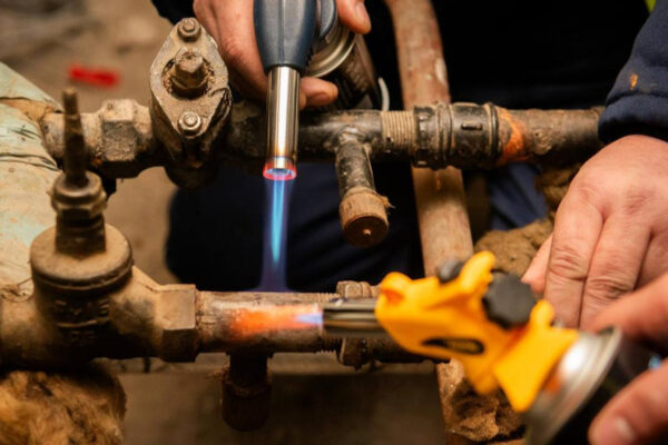 Кличко: Київ повертає тепло будинок за будинком, але сотні ще мерзнуть