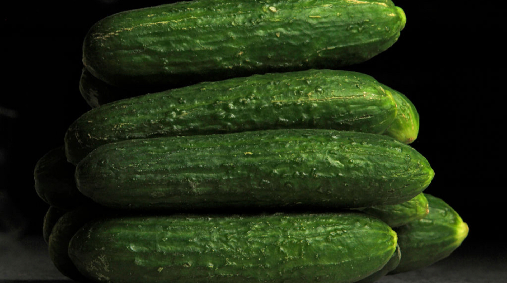 В Україні вчергове подорожчали тепличні огірки: скільки вони тепер коштують