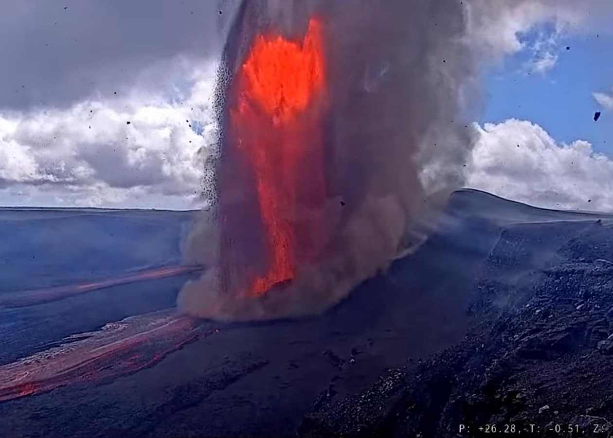 Вулкан на Гаваях випустив фонтан лави у 480м