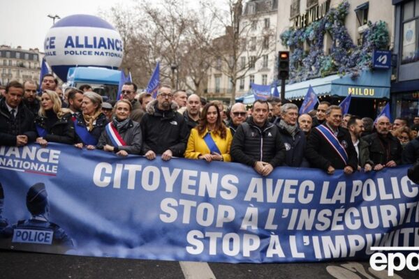 У Франції люди масово мітингують через недостатнє фінансування поліції