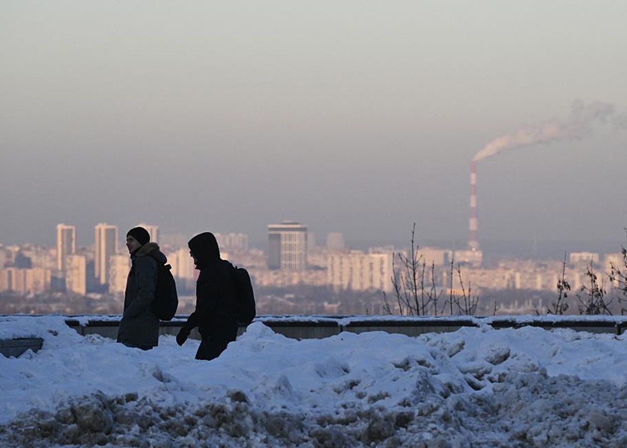 Київ розгортає додаткові опорні пункти обігріву