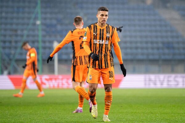 Півзахисник Шахтаря: Дуже нелегко грати під час війни