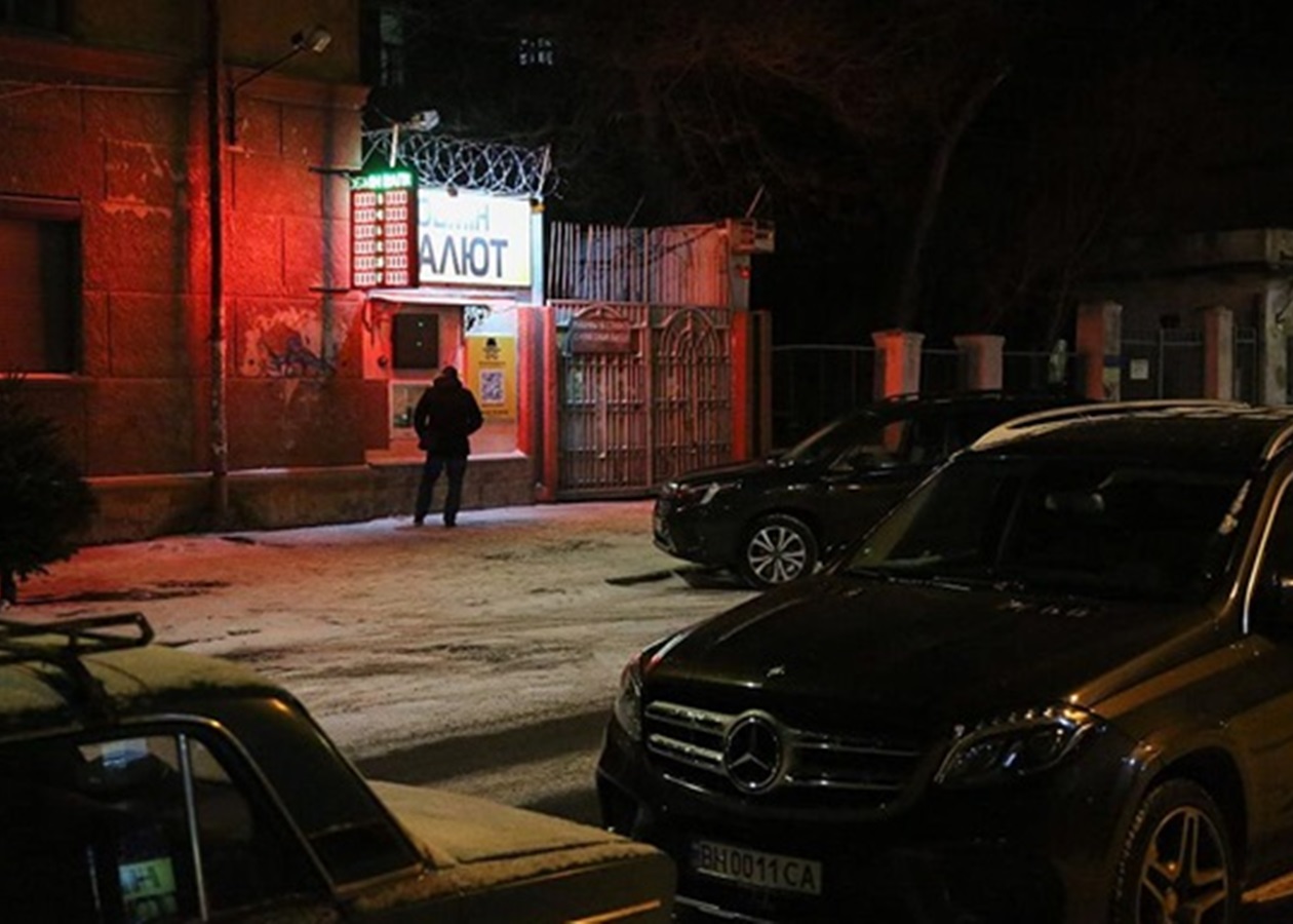 Офіційні курси долара і євро перейшли до зниження