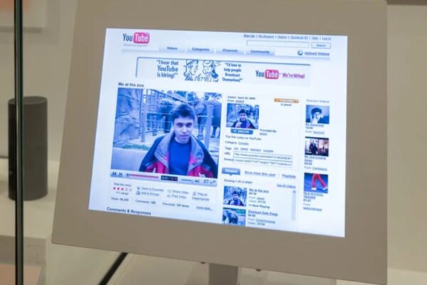 У Британії відтворили YouTube зразка 2006 року: раритет показують у музеї