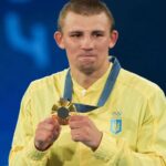 Усик як промоутер анонсує профі-дебют Хижняка