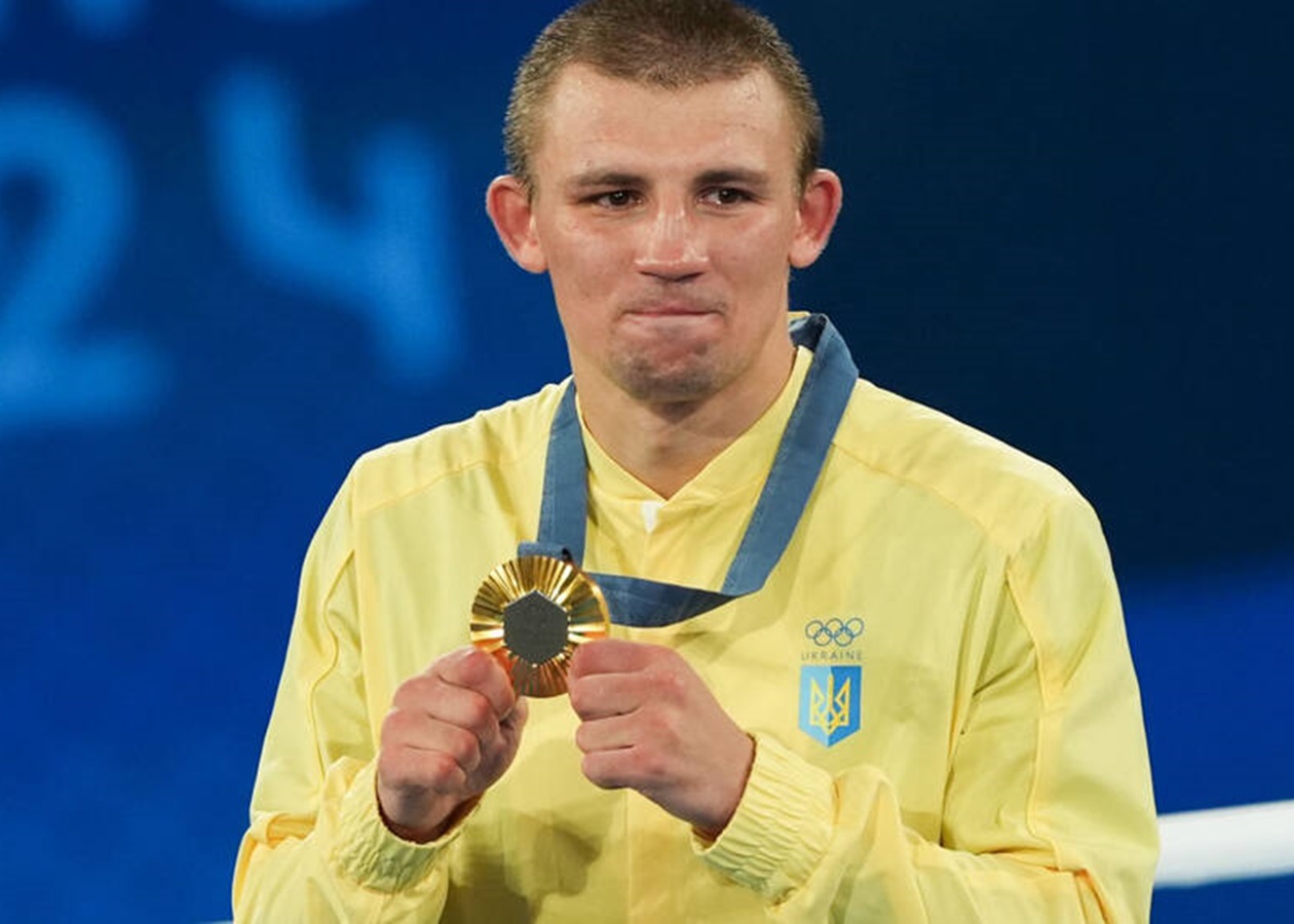 Усик як промоутер анонсує профі-дебют Хижняка