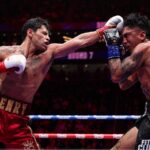 Повна перевага Гарсії у бою з Барріосом - відео