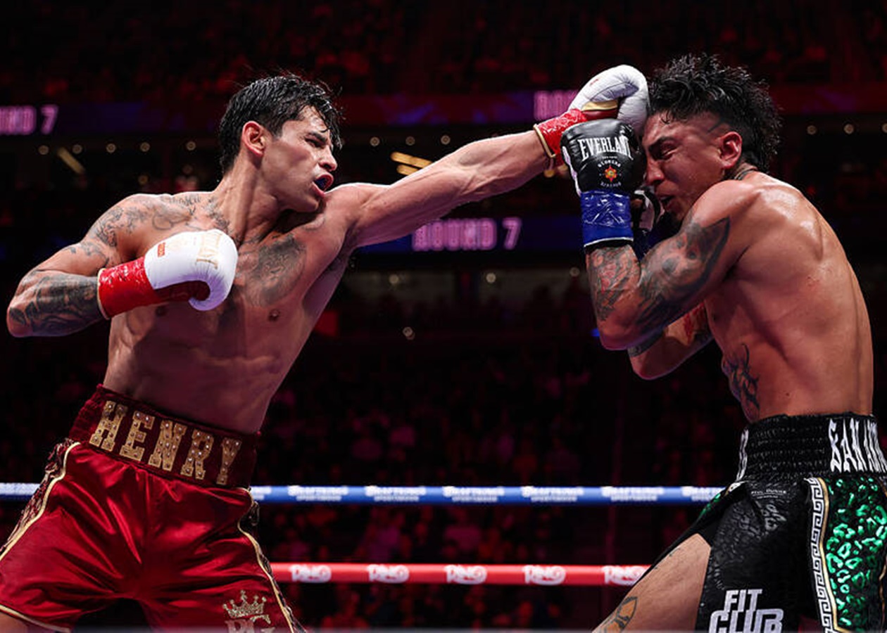 Повна перевага Гарсії у бою з Барріосом - відео