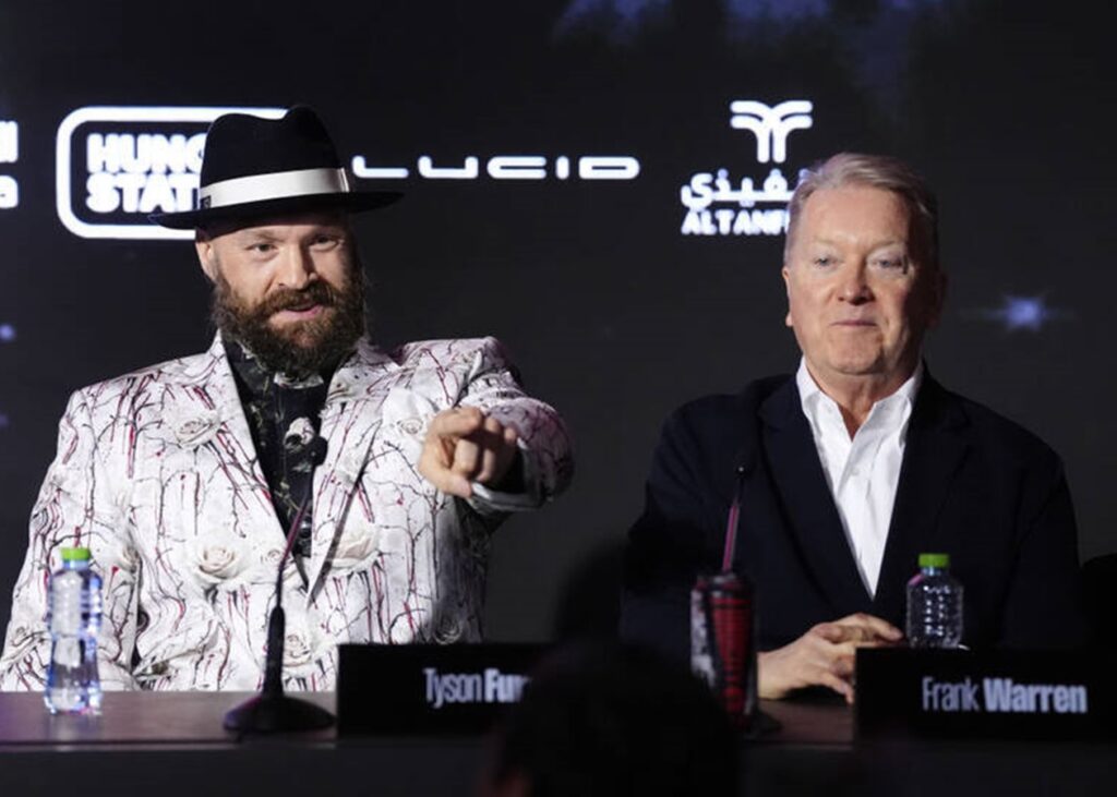 Представник Ф’юрі оцінив шанси на поєдинки з Джошуа та Усиком