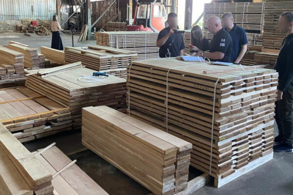 У Києві ліквідували багаторічну схему тіньового експорту деревини