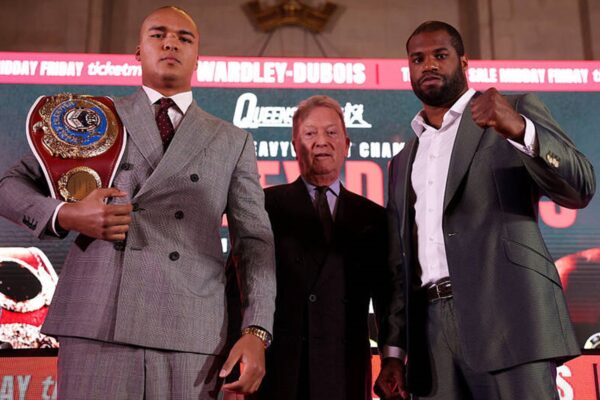 Вордлі виставив Дюбуа кулак, а той спасував