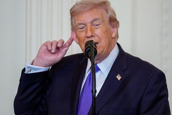 Трамп заявив про "безмежні" запаси зброї США