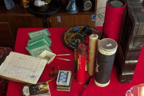 "Віщували" дружинам загиблих військових: у Києві викрили трьох "ясновидиць"