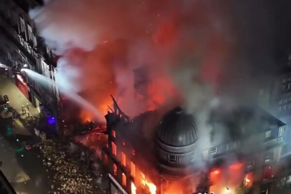 У Шотландії пожежа у вейп-шопі викликала хаос на залізниці