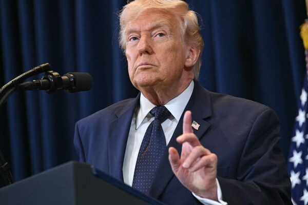 Трамп втрачає інтерес до України - FT