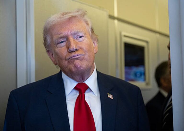 Сім країн обговорюють патрулювання протоки -Трамп