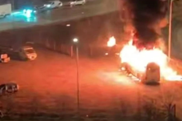 У Львові прогримів вибух: палає автобус