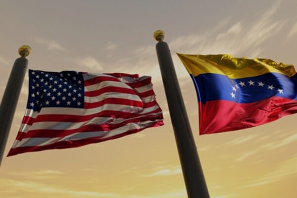 Більше нафти: США розглядають послаблення санкцій проти Венесуели