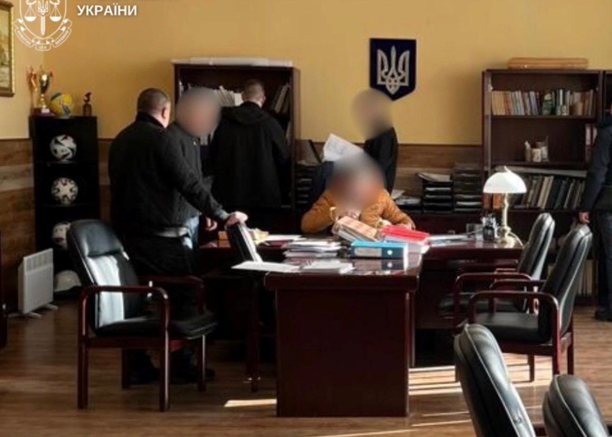 У Киві посадовці отримали підозри за фіктивне працевлаштування чоловіків