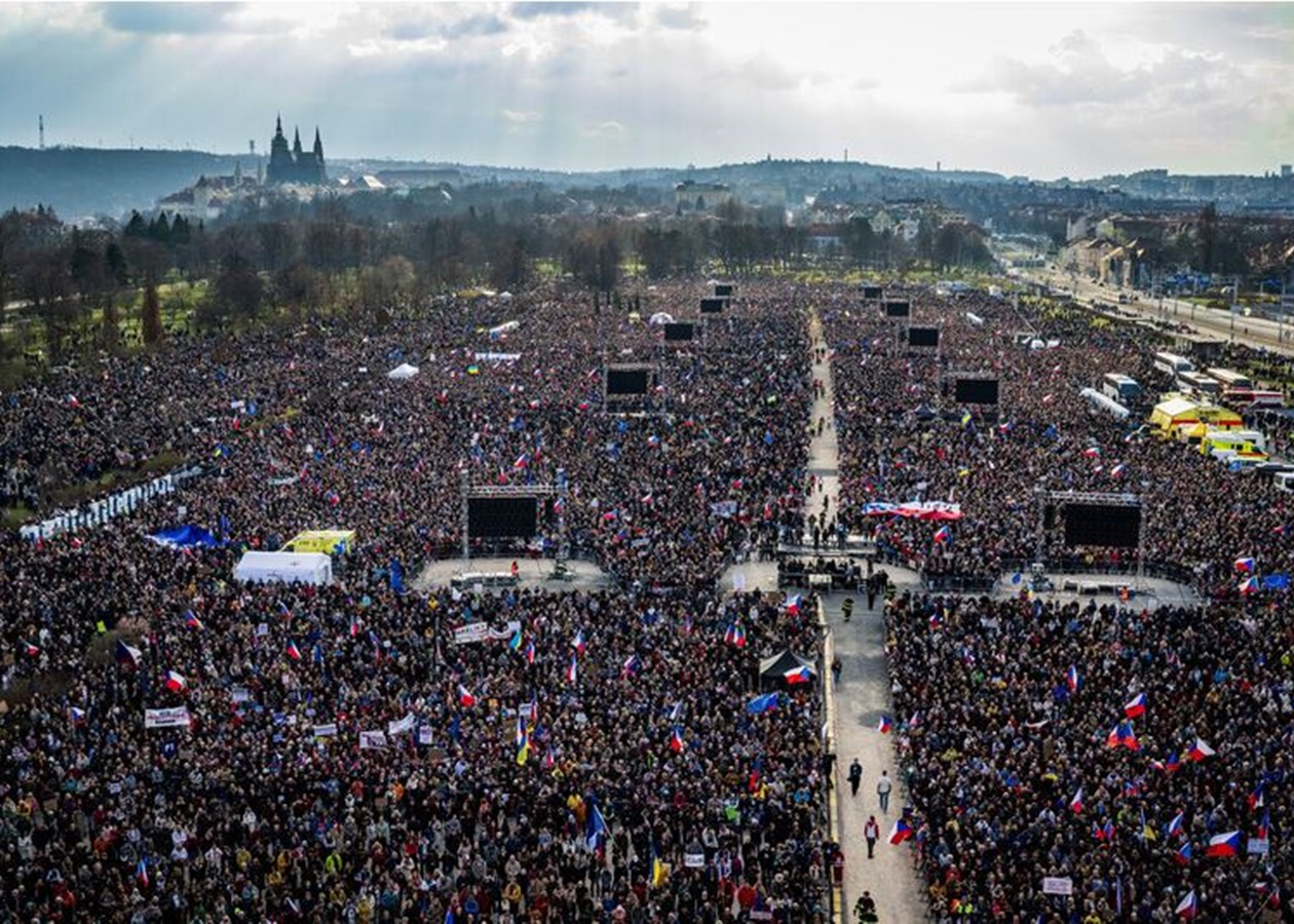 У Чехії сотні тисяч людей протестували проти політики Бабіша