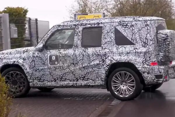 Малий Mercedes G-Class помітили на дорожніх тестах