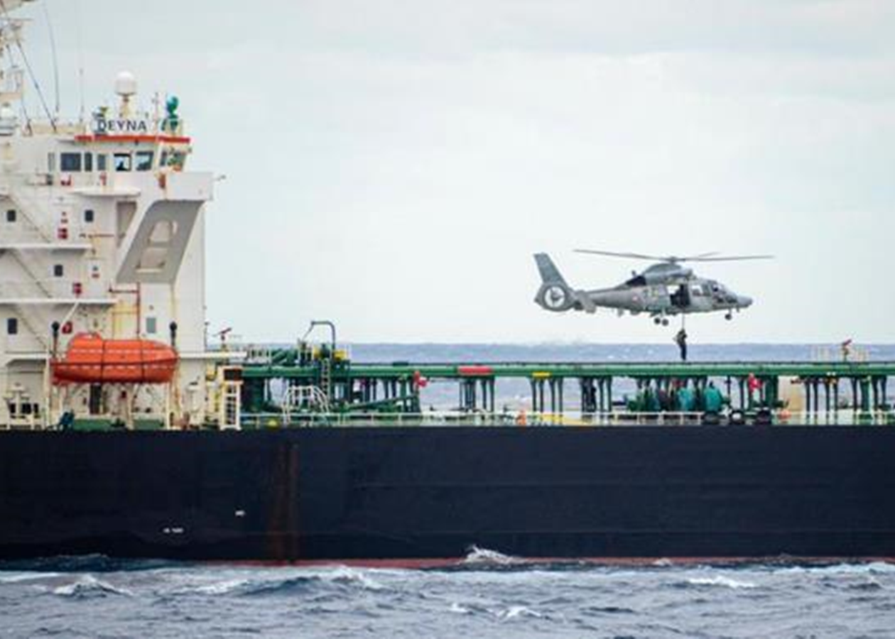 РФ пригрозила Британії за намір затримувати судна "тіньового флоту"