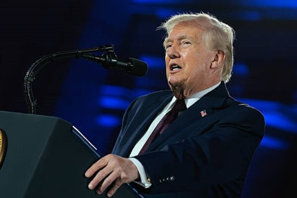 Трамп намірився перейменувати Ормузьку протоку - NYP