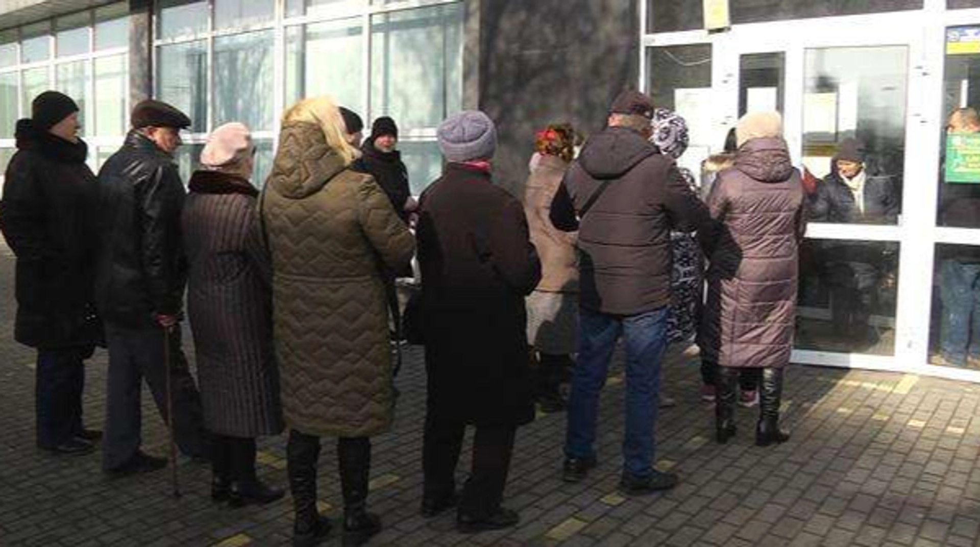 Не повсюдне явище: в Мінсоцполітики прокоментували черги в сервісні центри ПФУ