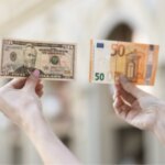 Нацбанк показав курс долара і євро на вівторок 24 березня