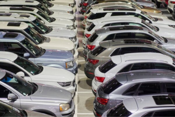 На ринку нових легковиків ЄС домінують гібриди: у лютому попит на них зріс на 10%