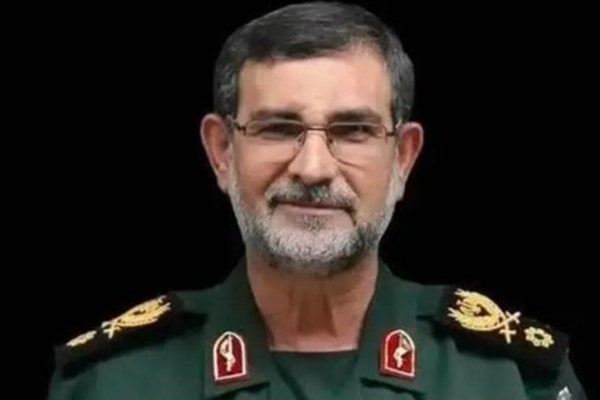 ЗМІ підтвердили смерть адмірала, відповідального за закриття Ормуза