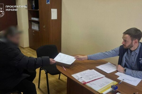 Утримувала вовка і лисицю у квартирі - киянці оголосили підозру