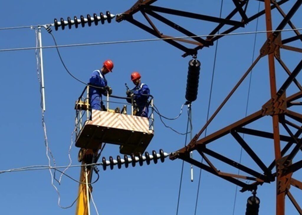 РФ вдарила по енергетиці Прикарпаття: без світла 11 000 споживачів