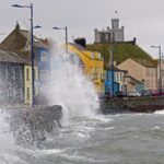 Шторм Дейв залишив тисячі домівок в Ірландії без світла