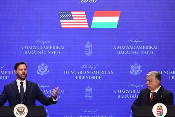 Спецслужби України пробували вплинути на вибори в США й Угорщині - Венс