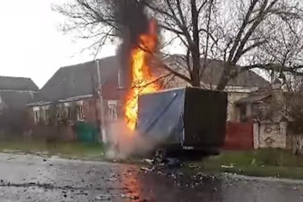 Російський дрон спалив авто з водієм на Харківщині