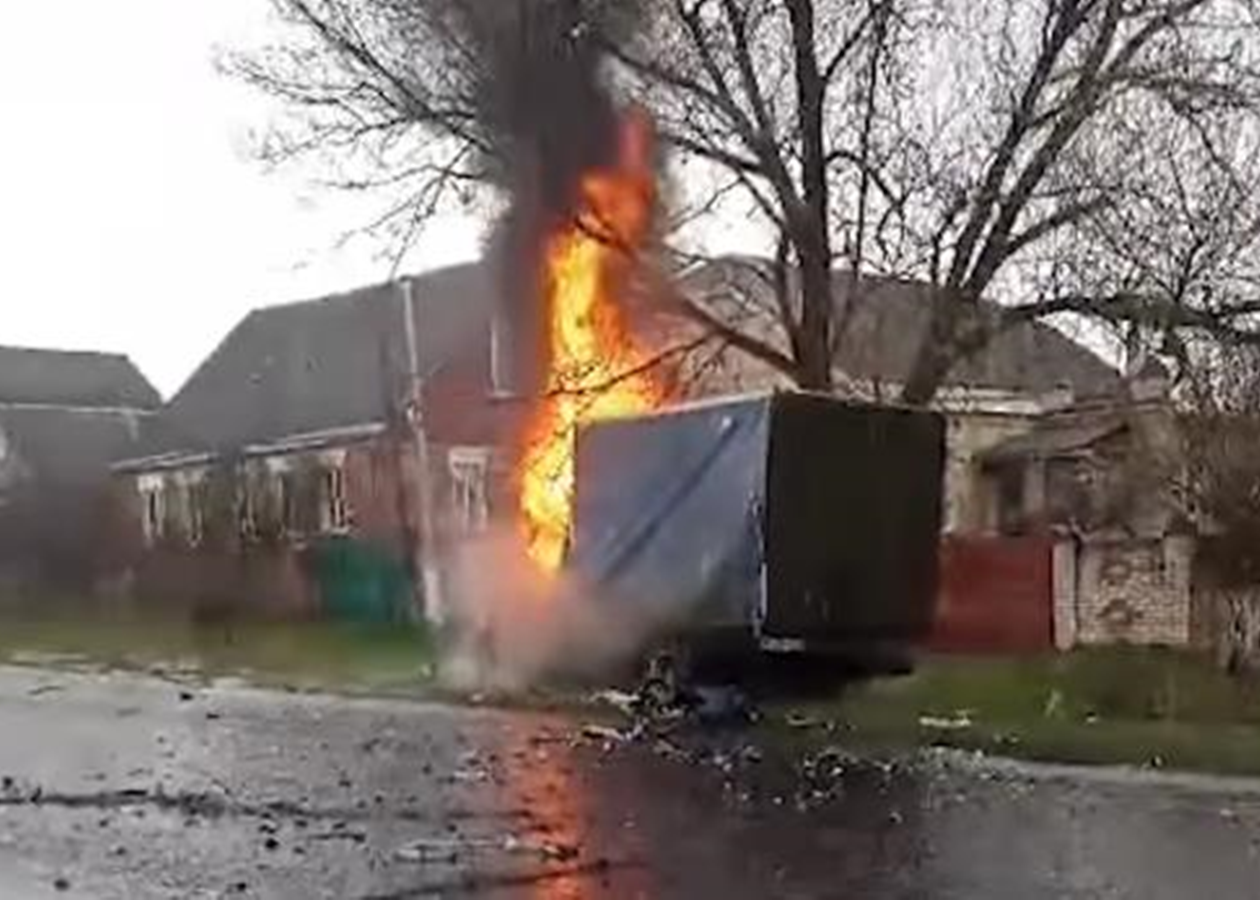 Російський дрон спалив авто з водієм на Харківщині