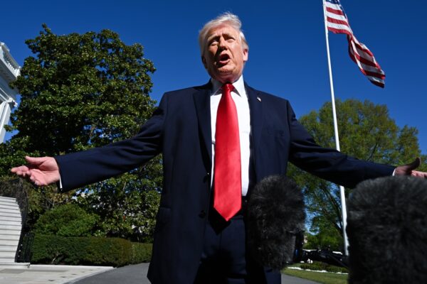 Трамп прокоментував переговори з Іраном і пригрозив Китаю