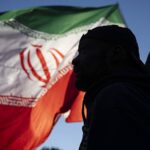 Блокада Ормуза: Іран погрожує атакувати судна США