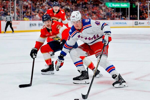 НХЛ: успішна ніч для Тампи та Флориди