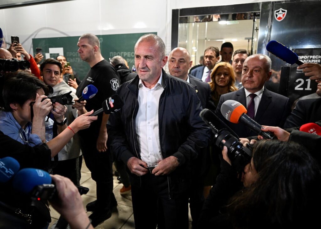 На виборах у Болгарії перемагає проросійська партія